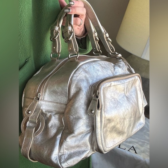 RARE🔥AUTHENTIC FURLA Silver leather large Satchel/Shoulder zip top/made in Italy